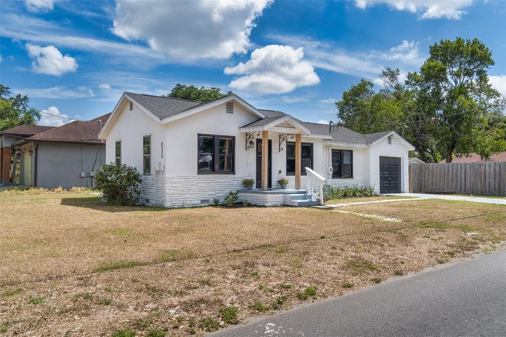 8524 N HIGHLAND AVENUE TAMPA, FL 33604