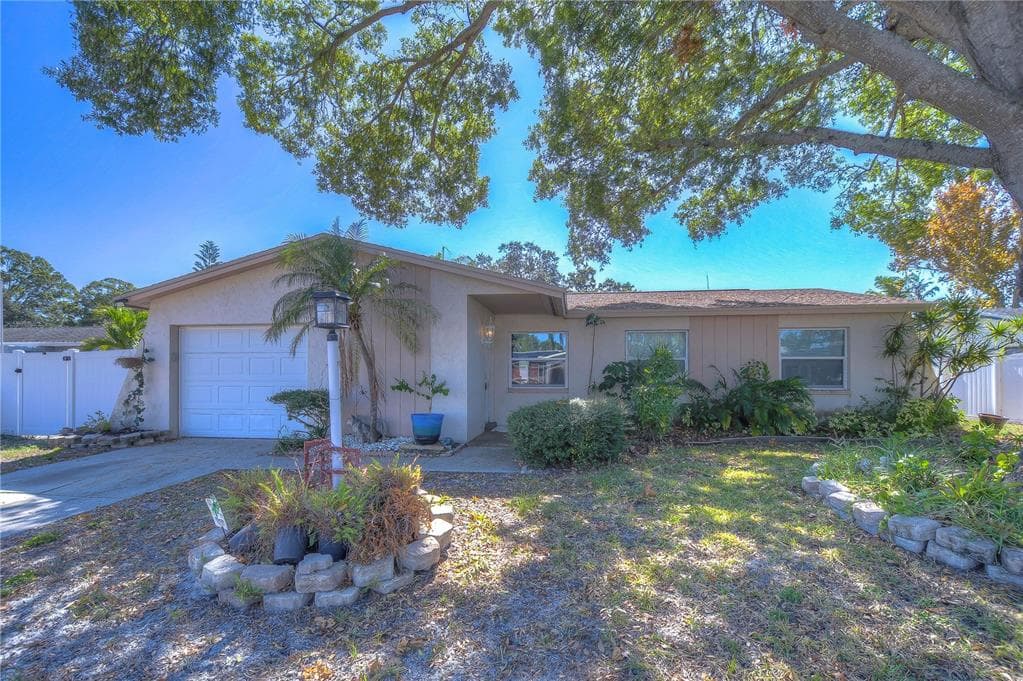 9252 81ST AVENUE SEMINOLE, FL 33777