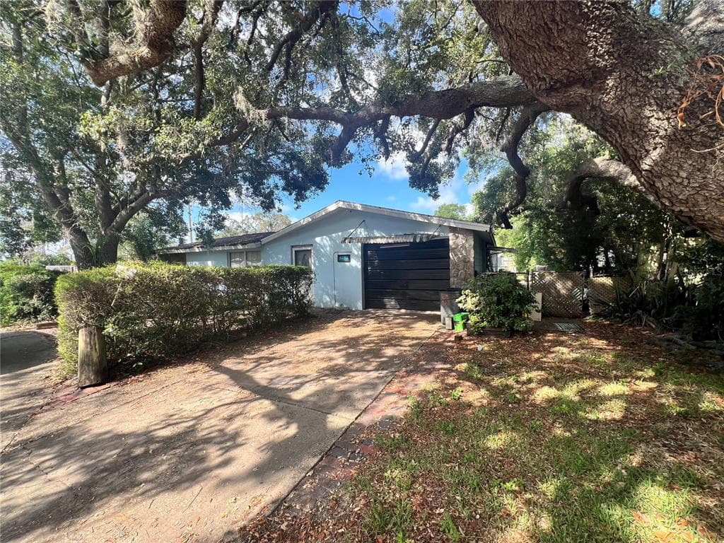 5654 OCEANIC ROAD HOLIDAY, FL 34690