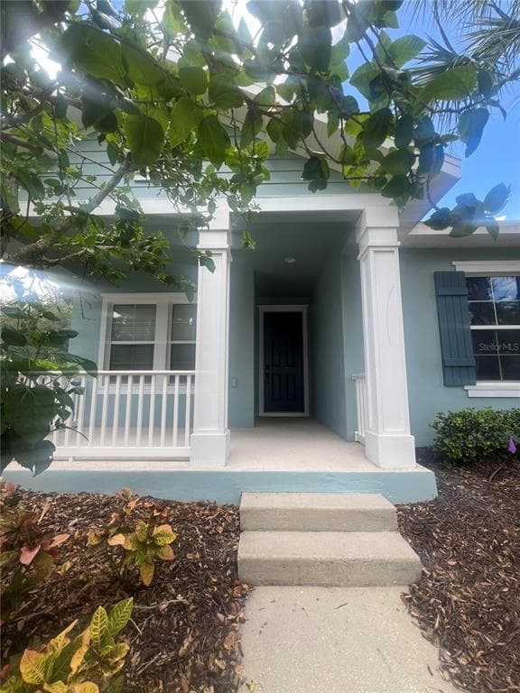 504 WINTERSIDE DRIVE APOLLO BEACH, FL 33572