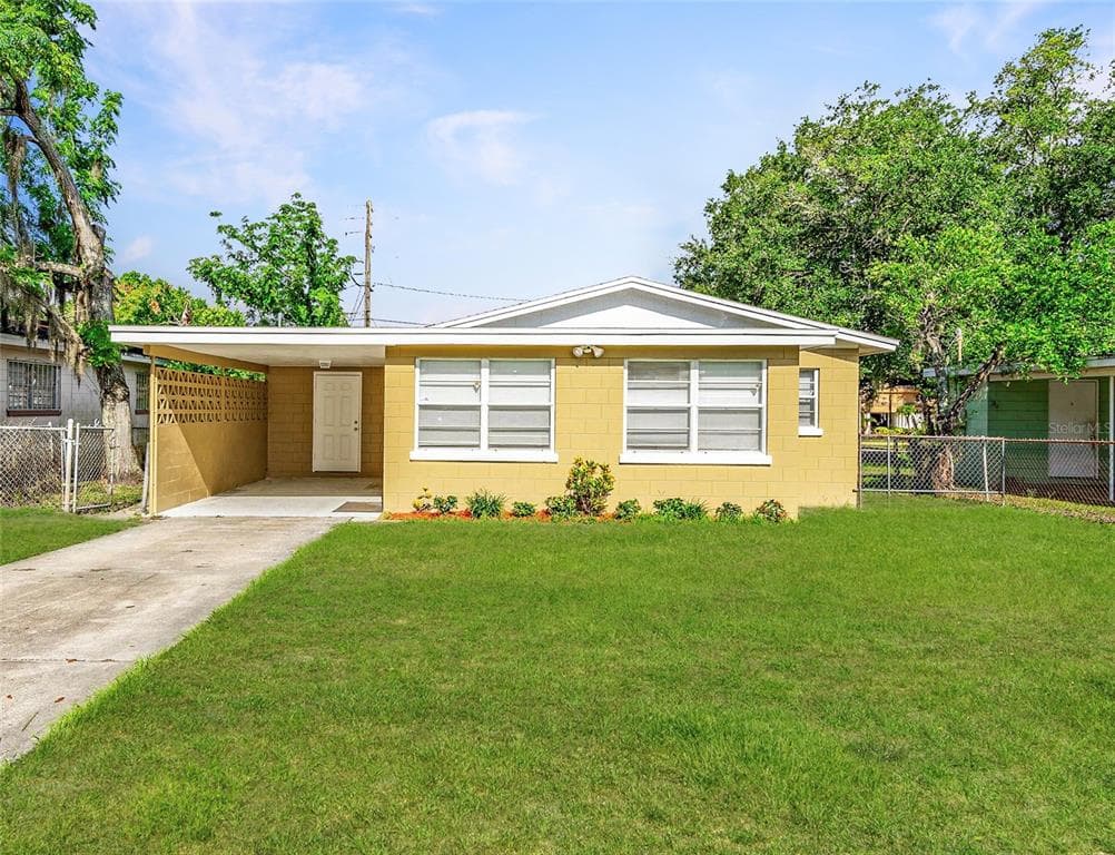 2112 BASSEDENA CIRCLE W LAKELAND, FL 33805