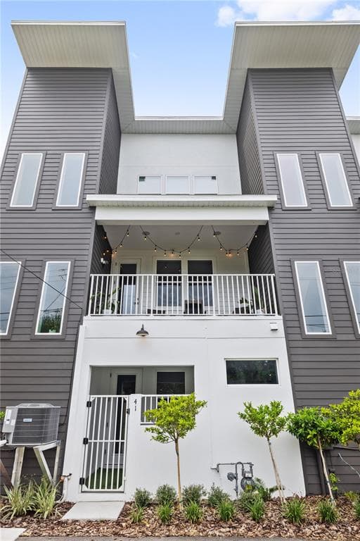 41 29TH STREET N ST PETERSBURG, FL 33713