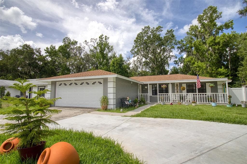 609 SANDY CREEK DRIVE BRANDON, FL 33511