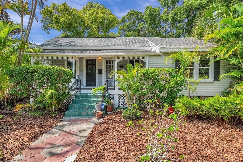 335 11TH AVENUE NE ST PETERSBURG, FL 33701