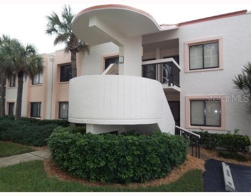 5702 LA PUERTA DEL SOL BOULEVARD UNIT 246 ST PETERSBURG, FL 33715