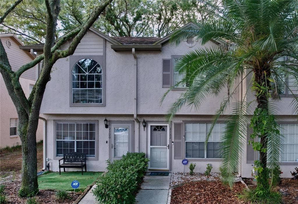 2122 FLETCHERS POINT CIRCLE TAMPA, FL 33613