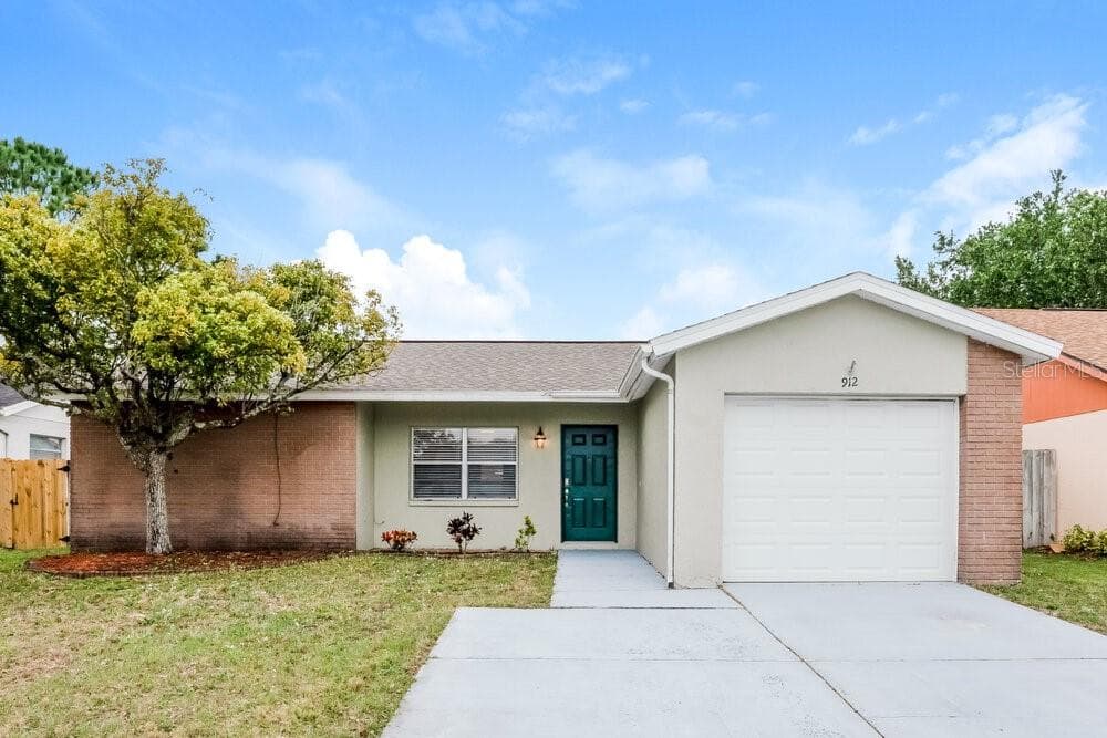 912 AXLEWOOD CIRCLE BRANDON, FL 33511