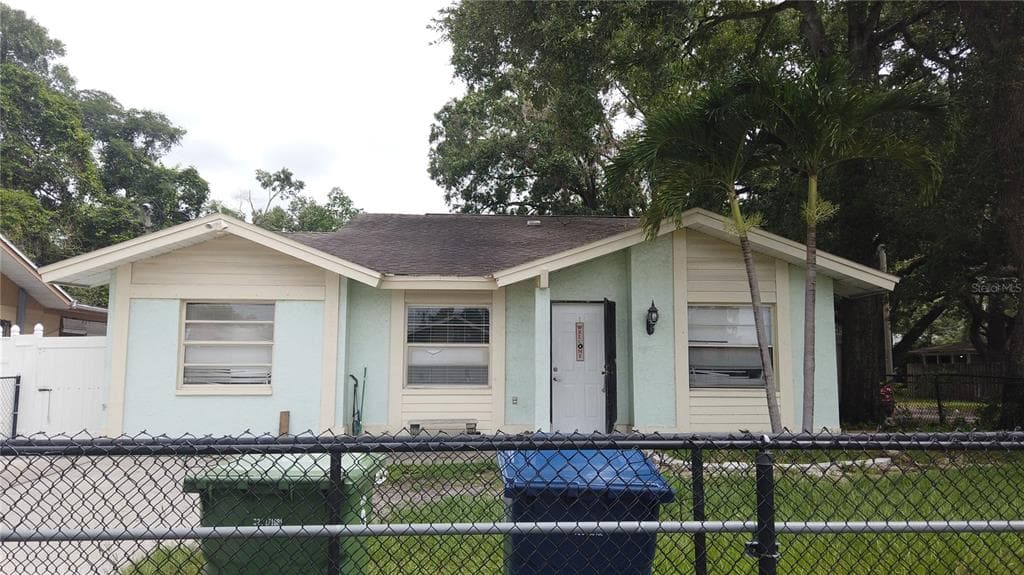 2601 W MOHAWK AVENUE TAMPA, FL 33614