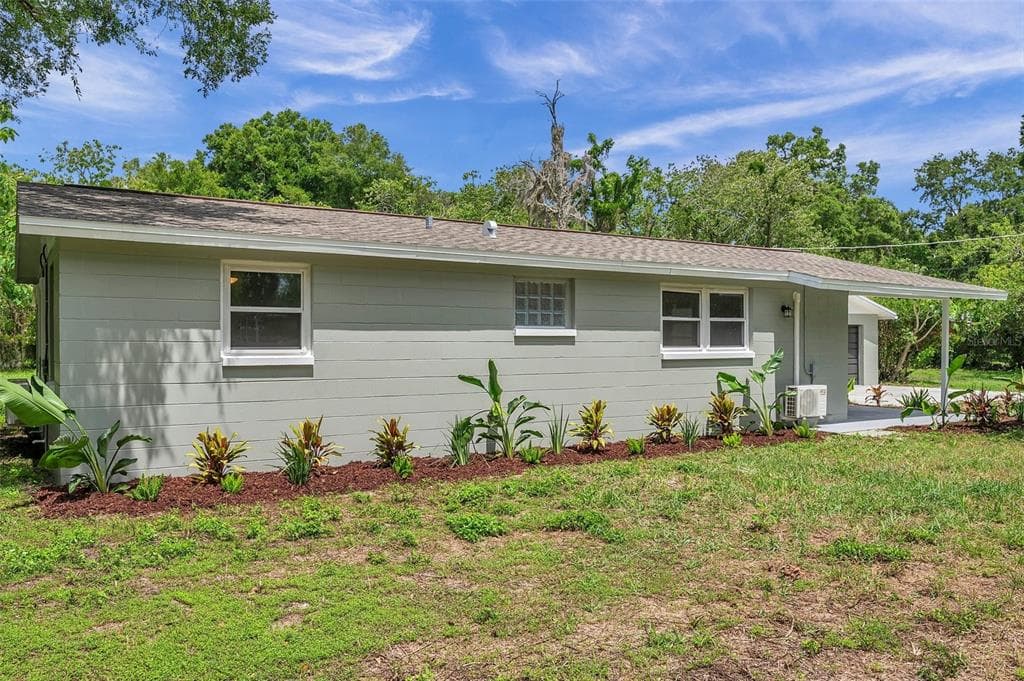 1817 ROLAND STREET SEFFNER, FL 33584