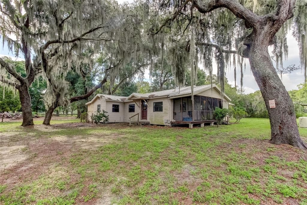 12615 THONOTOSASSA ROAD THONOTOSASSA, FL 33592