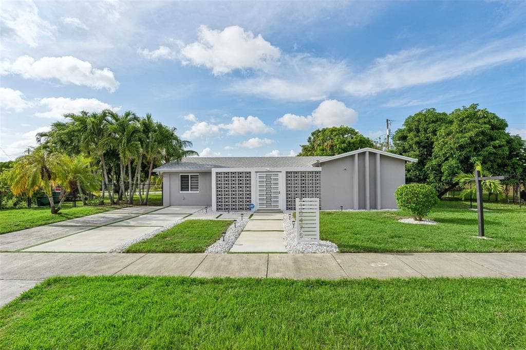 10475 SW 152ND STREET MIAMI, FL 33157