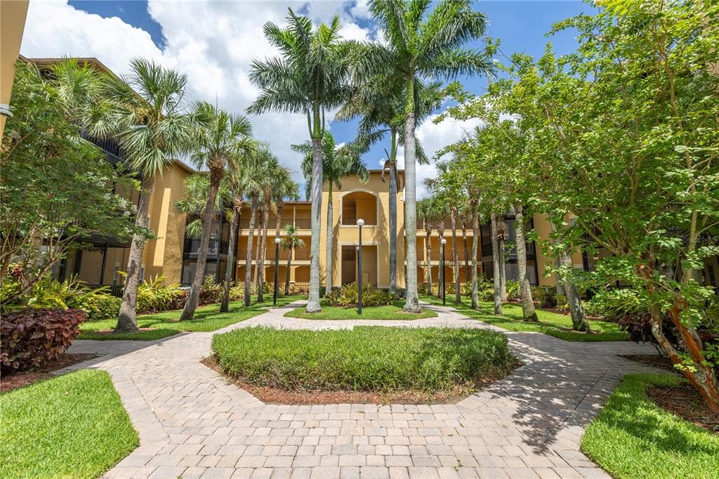 4333 BAYSIDE VILLAGE DRIVE UNIT 307 TAMPA, FL 33615