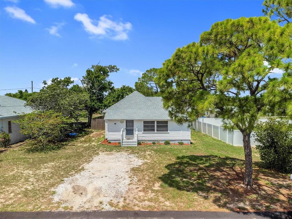 304 5TH STREET S DUNDEE, FL 33838