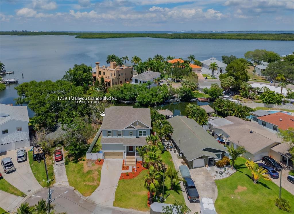 1739 1/2 BAYOU GRANDE BOULEVARD NE ST PETERSBURG, FL 33703