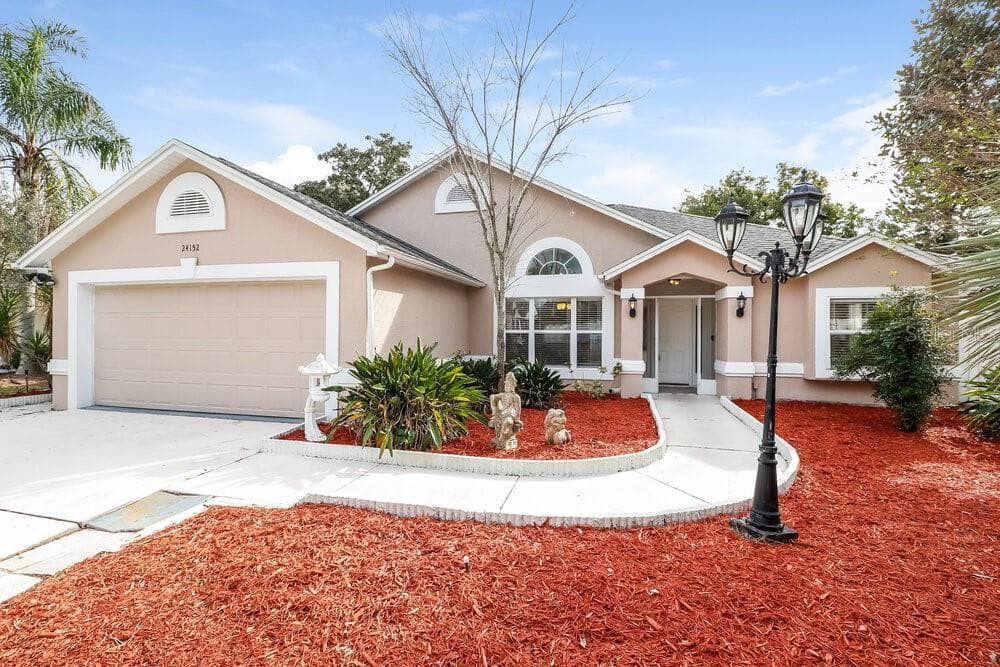 24152 CROSS LANE LAND O LAKES, FL 34639