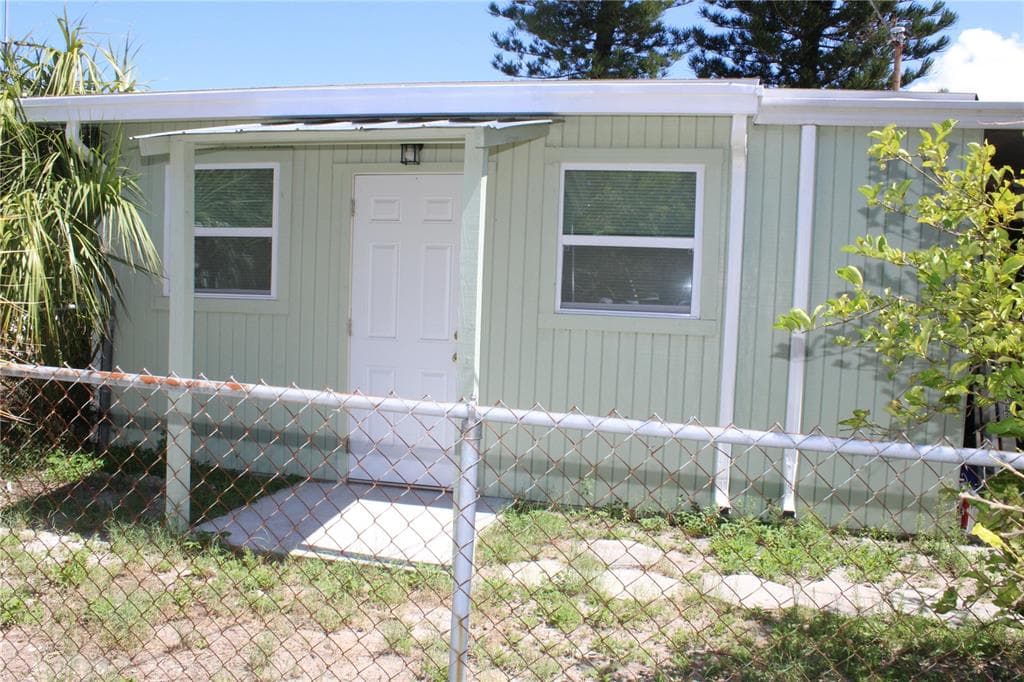 6946 4TH AVENUE N ST PETERSBURG, FL 33710