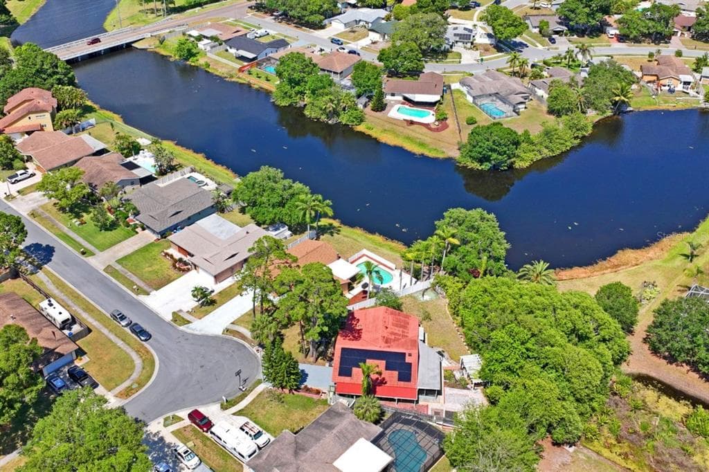 8477 PARKWOOD BOULEVARD SEMINOLE, FL 33777