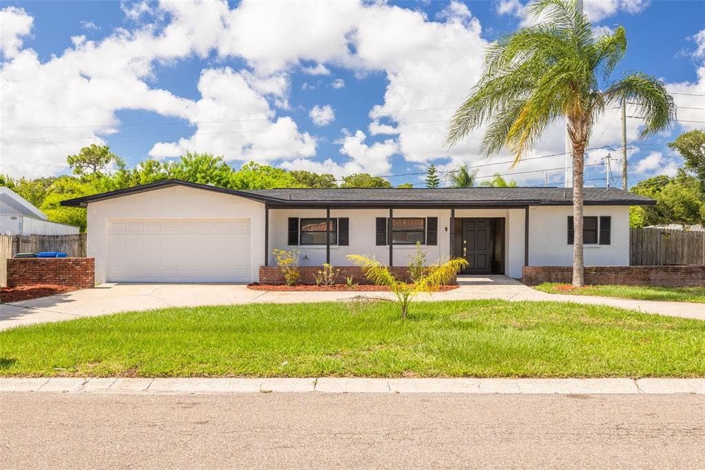 2400 ROBERTA STREET LARGO, FL 33771