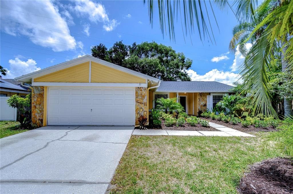 15913 MARSHFIELD DRIVE TAMPA, FL 33624