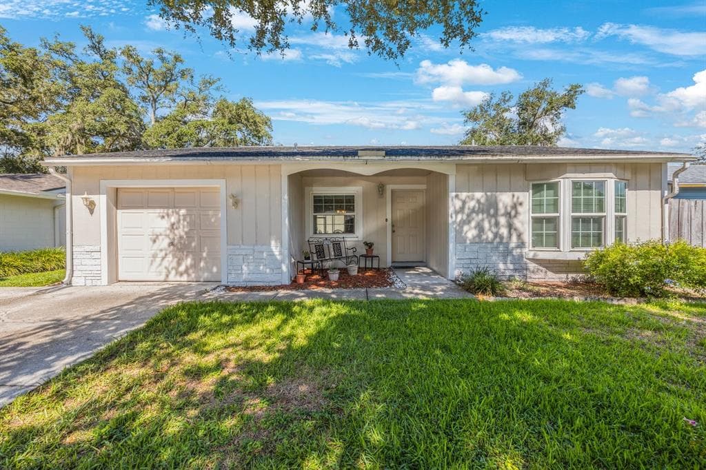 13906 FULLERTON DRIVE TAMPA, FL 33625