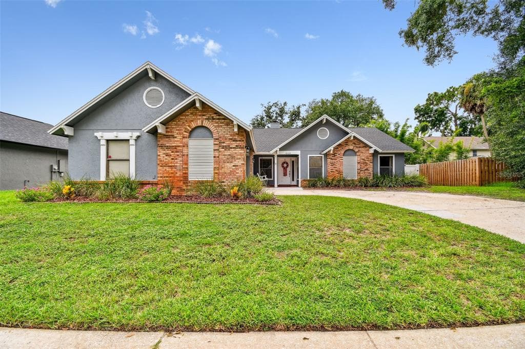 444 BUCKSKIN COURT