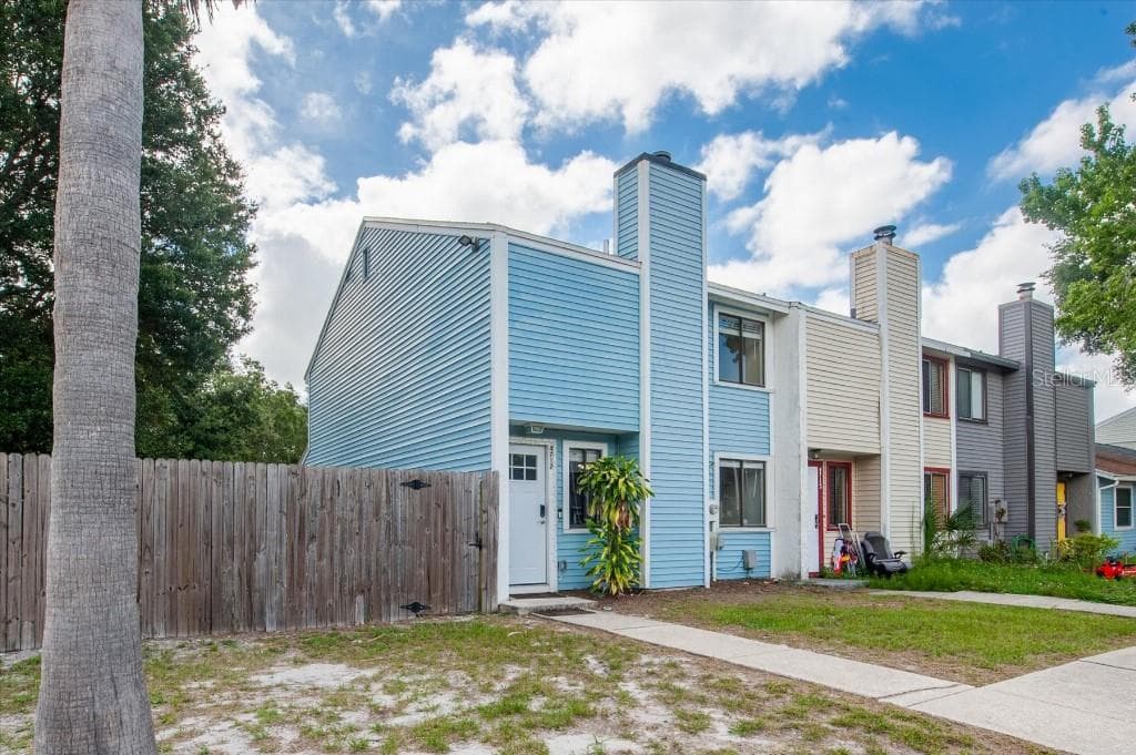 4717 PEBBLEPOINTE PLACE TAMPA, FL 33634
