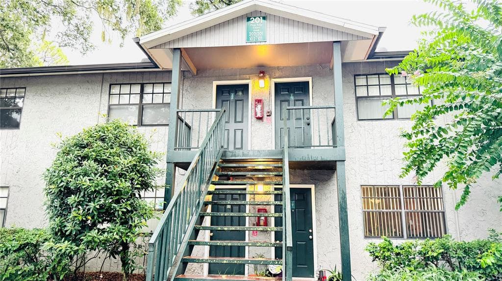 201 PINE TULIP COURT UNIT 202 TAMPA, FL 33612