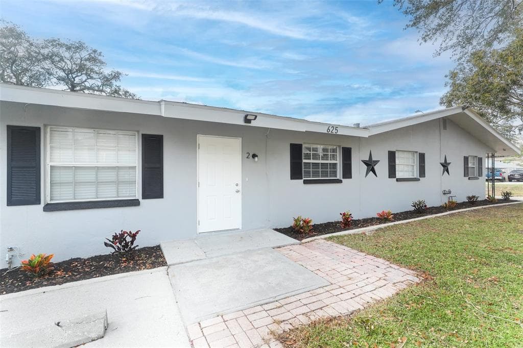 625 OMAHA STREET UNIT 2 PALM HARBOR, FL 34683