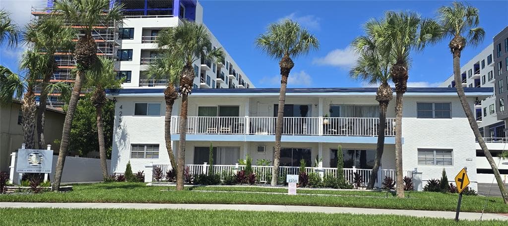4250 37TH STREET S UNIT 6 ST PETERSBURG, FL 33711