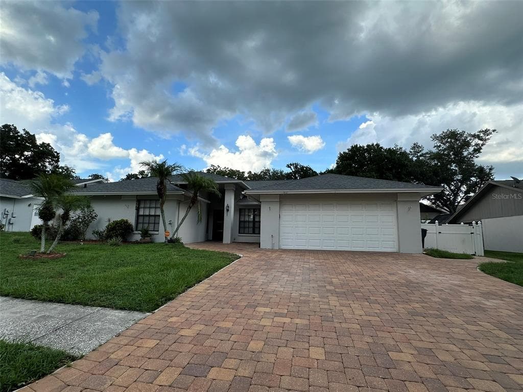 2711 BERRYKNOLL PLACE VALRICO, FL 33596