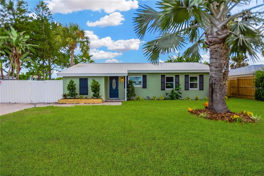4008 W ROGERS AVENUE TAMPA, FL 33611