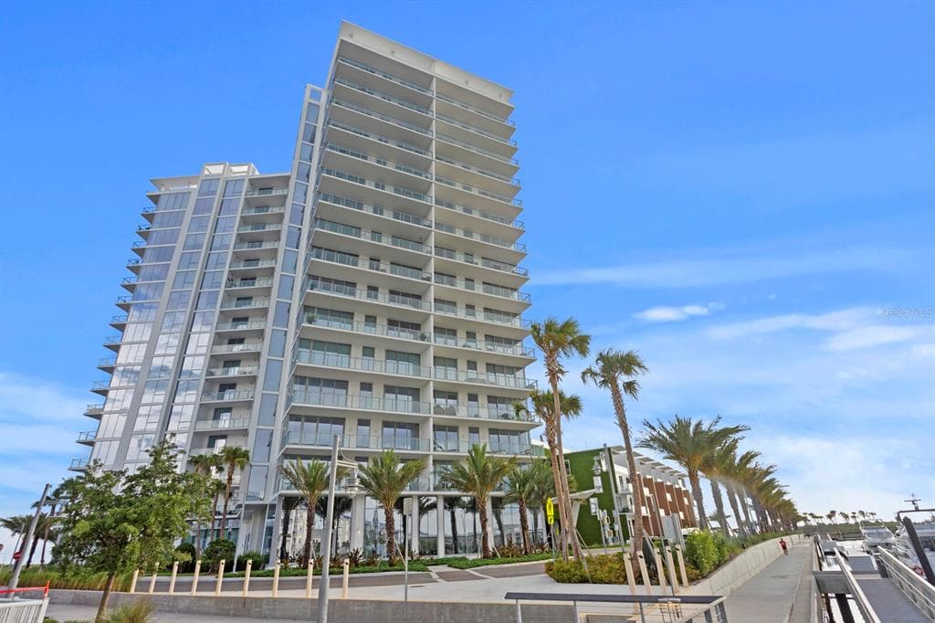 5120 MARINA WAY UNIT 8805 TAMPA, FL 33611