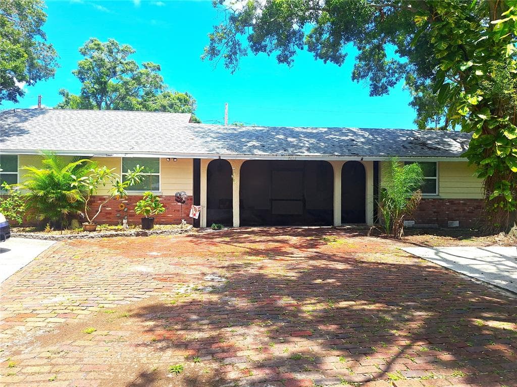 6473 30TH WAY N UNIT A ST PETERSBURG, FL 33702