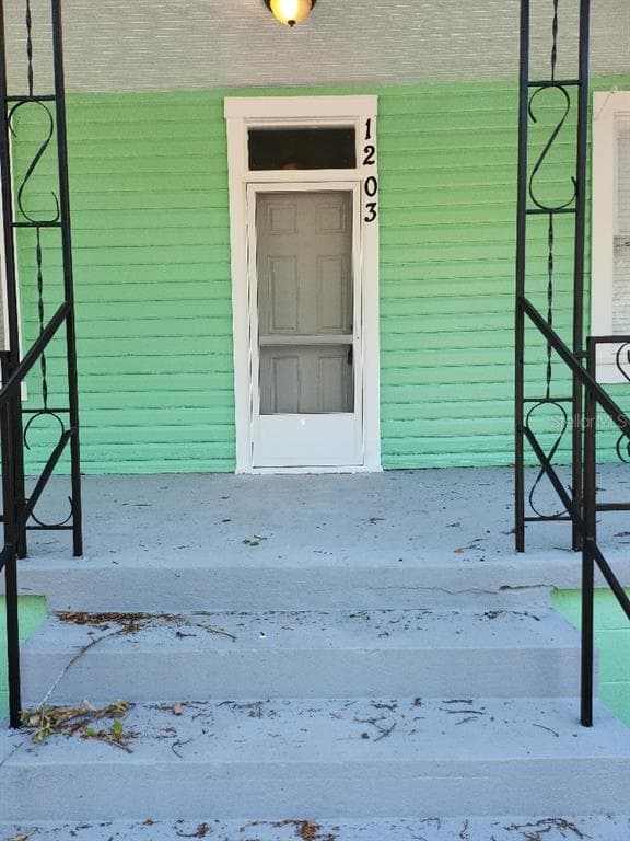 1203 E 15TH AVENUE TAMPA, FL 33605