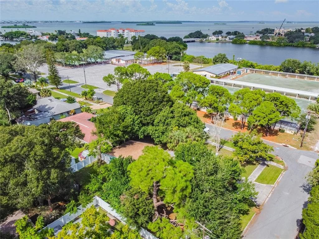 1057 CALUMET STREET CLEARWATER, FL 33755