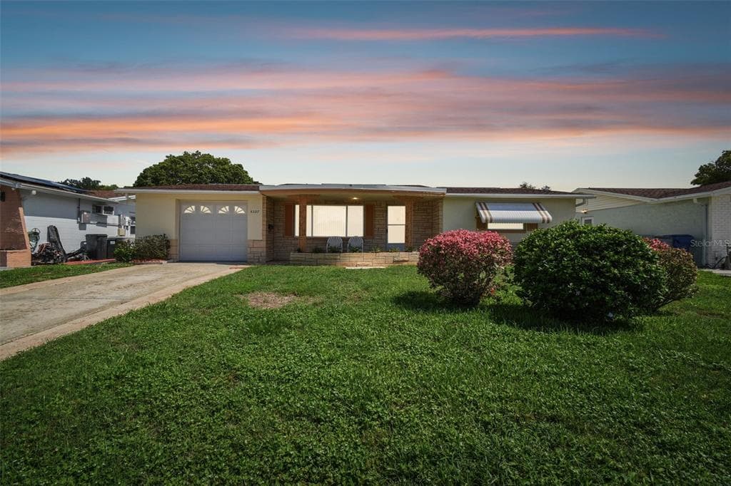 5227 FALCON DRIVE HOLIDAY, FL 34690