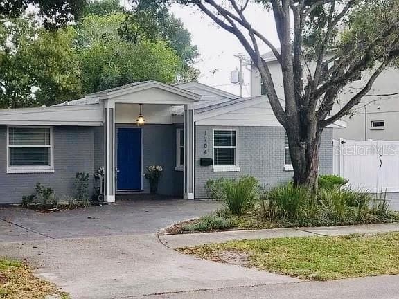 1704 S LOIS AVENUE TAMPA, FL 33629