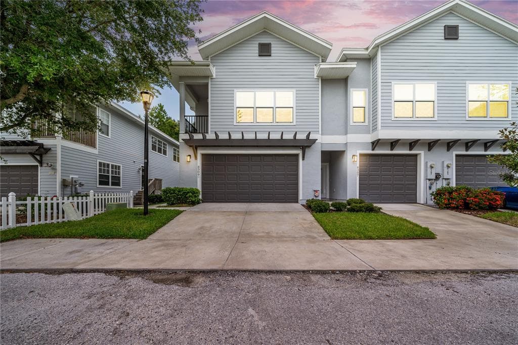 8309 KING BLOSSOM COURT TAMPA, FL 33615