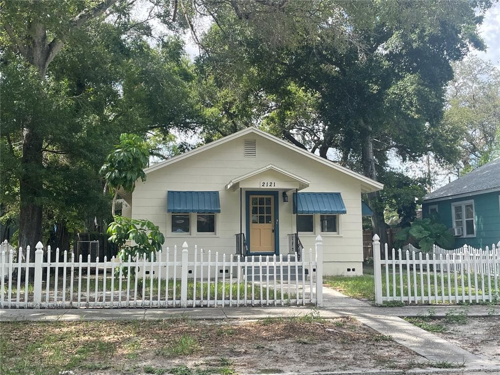 2121 7TH AVENUE N ST PETERSBURG, FL 33713