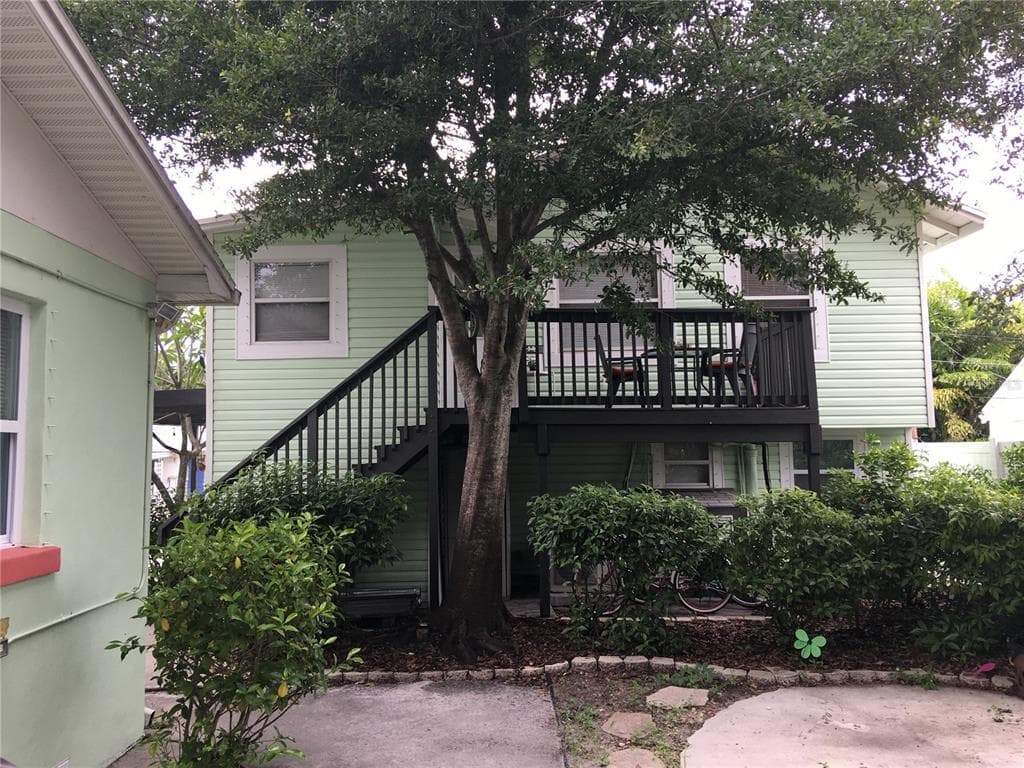 2813 CLINTON STREET S UNIT Upper 1/2 GULFPORT, FL 33707