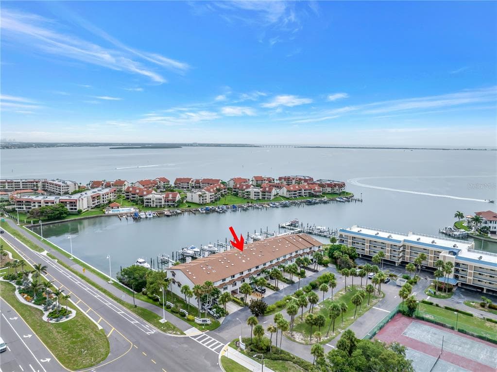117 YACHT CLUB LANE ST PETERSBURG, FL 33715