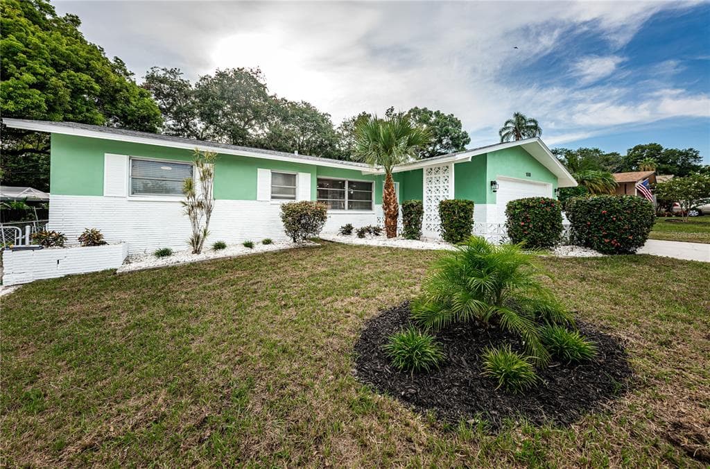 1008 S HIGHLAND AVENUE CLEARWATER, FL 33756