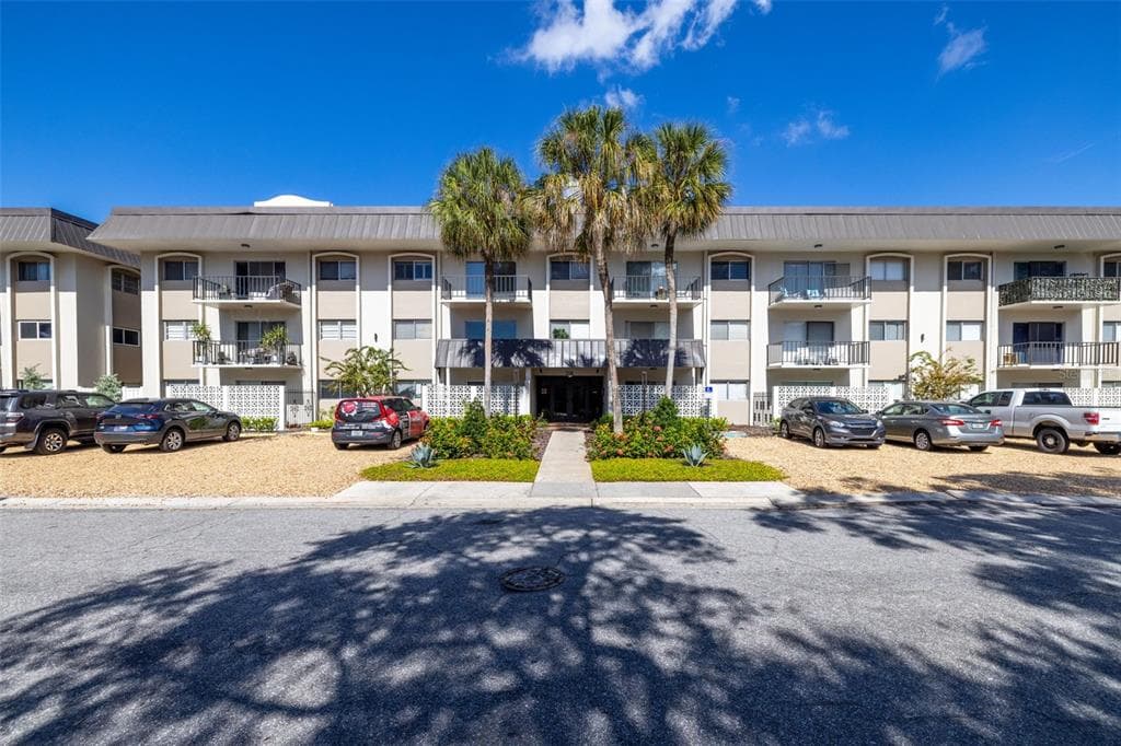 4607 W FIG STREET UNIT 303 TAMPA, FL 33609
