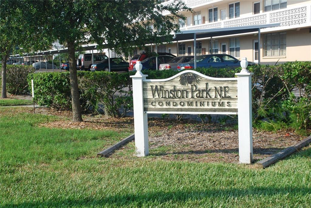 4895 BAY STREET NE UNIT 302 ST PETERSBURG, FL 33703