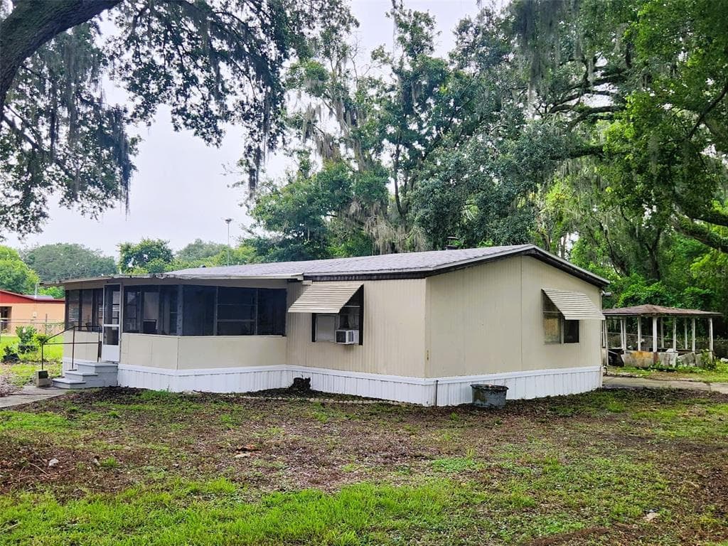 3205 OAKLAND ROAD N LAKELAND, FL 33801