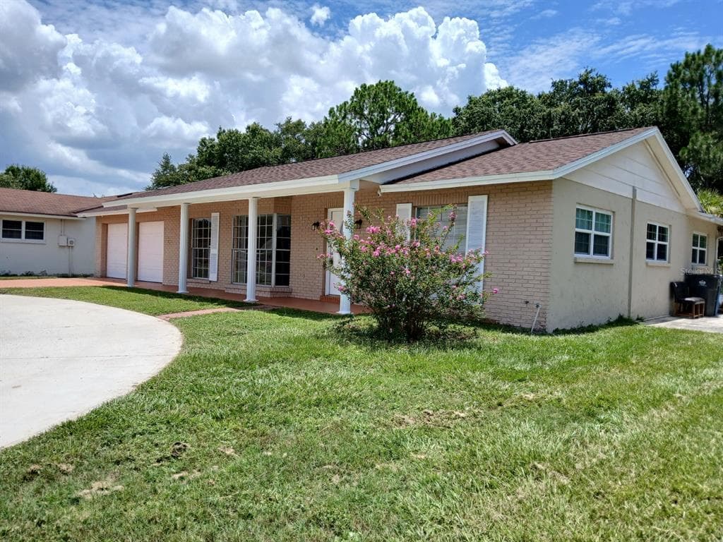 8408 WOODDRIFT DRIVE TAMPA, FL 33615