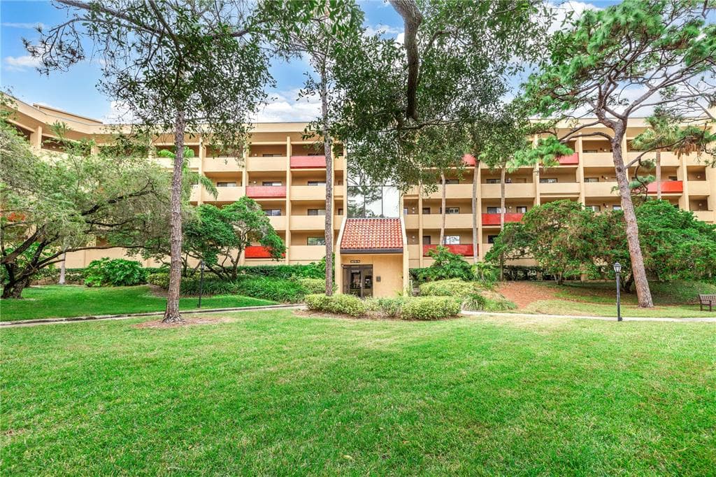 3078 EASTLAND BOULEVARD UNIT 303 CLEARWATER, FL 33761