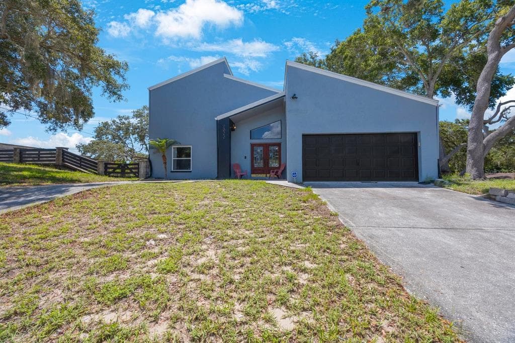 2000 BRENT PLACE