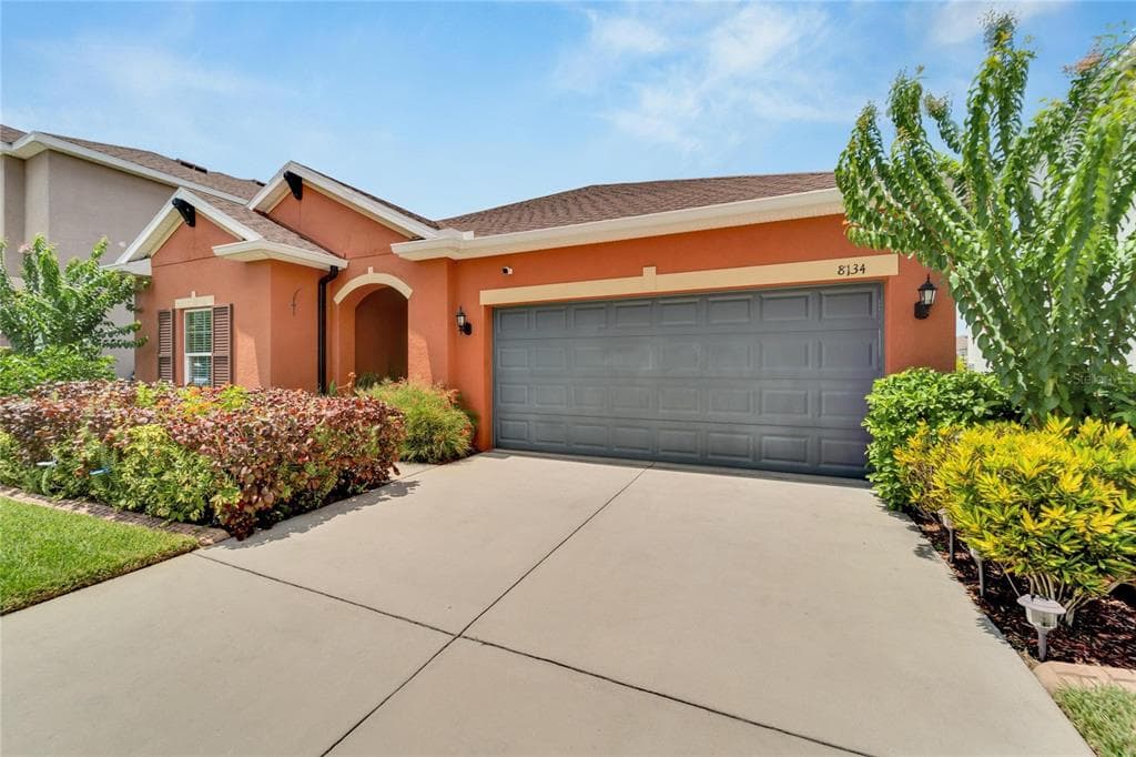 8134 BRICKLETON WOODS AVENUE GIBSONTON, FL 33534