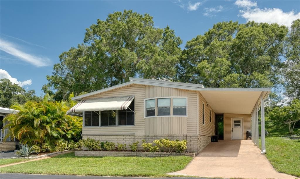 160 BEECHWOOD DRIVE SAFETY HARBOR, FL 34695